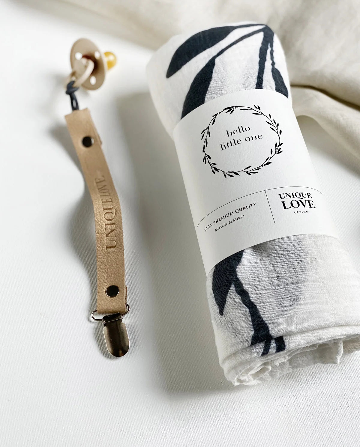 UNIQUE LOVE Weiches Musselin-Tuch "Hello little one" - Swaddle- und Empfangsdecke