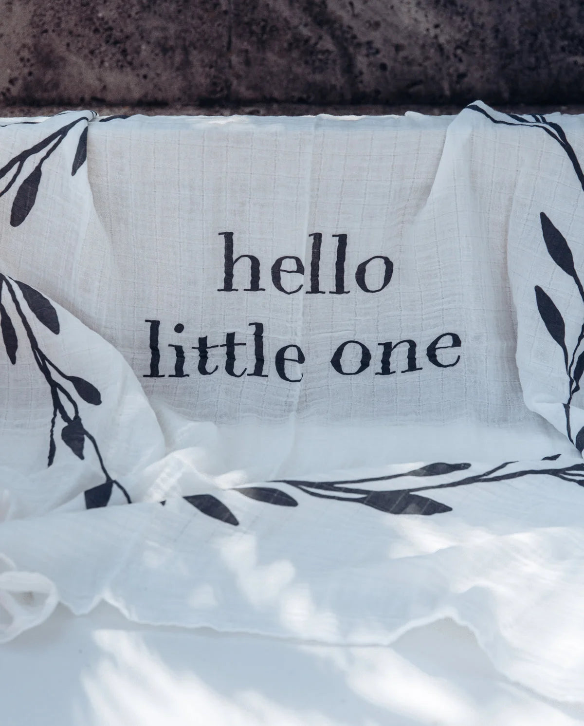 UNIQUE LOVE Weiches Musselin-Tuch "Hello little one" - Swaddle- und Empfangsdecke