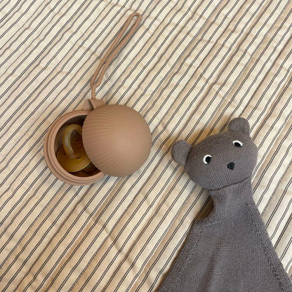 nuuroo nuuroo Silikon-Pacifier-Box "Camille" - Sauber und praktisch!