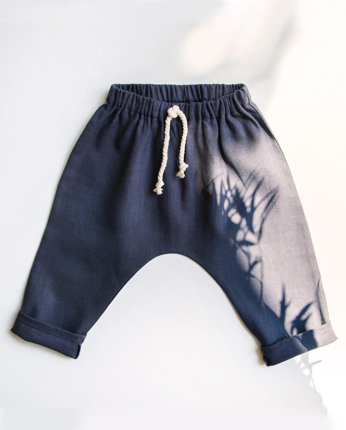 UNIQUE LOVE Leinenhose in Midnight Grey: Klassisch und bequem