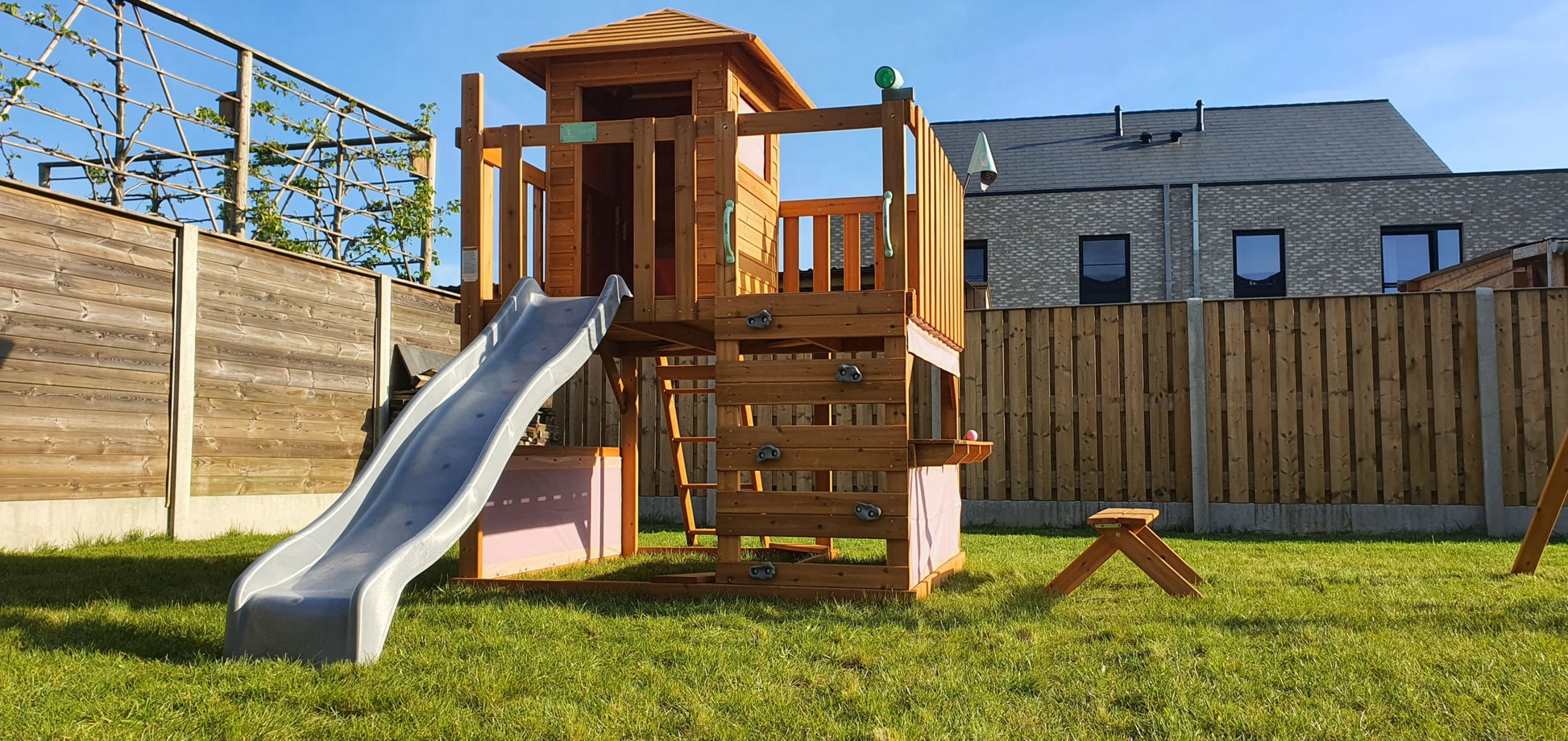 Stellara Spielturm (Large) – Unbegrenzter Outdoor-Spielspaß - Outdoor Playset