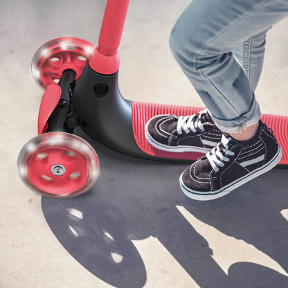 Rot-schwarzer Kick-Scooter mit leuchtenden Rädern.